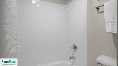 5772 Old Hickory Blvd, Unit 202 in Nashville, TN - Foto de edificio - Building Photo