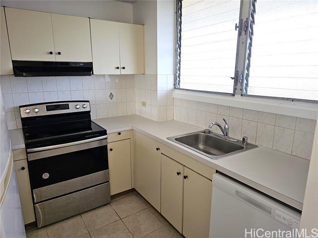 property at 2920 Ala Ilima St
