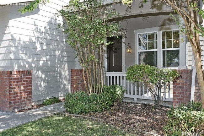 2035 Sherington Way in Sacramento, CA - Building Photo - Building Photo