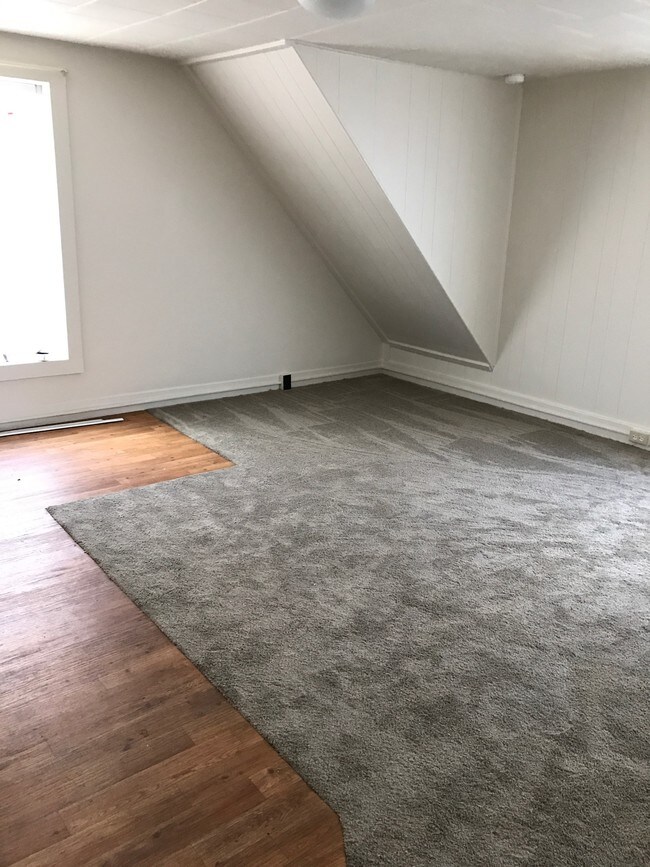 313 1/2 Rumbarger Ave Apartments and Nearby Du Bois Apartments For Rent