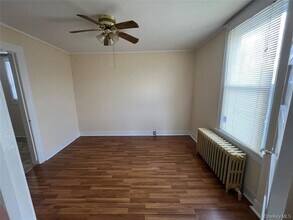 47 Maples Ln in Middletown, NY - Building Photo - Building Photo