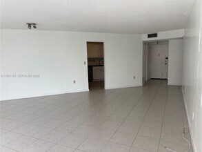 2750 NE 183rd St in Aventura, FL - Building Photo - Building Photo
