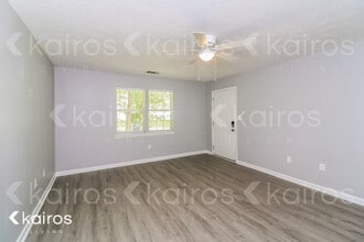 300 Beaver Pointe Dr in Winterville, GA - Foto de edificio - Building Photo