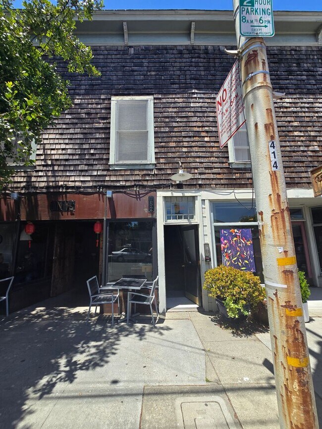 property at 228 W Richmond Ave.