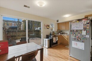 1631 W Belle Plaine Ave in Chicago, IL - Building Photo