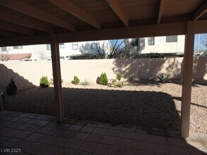 2050 Club Crest Way in Henderson, NV - Building Photo - Building Photo