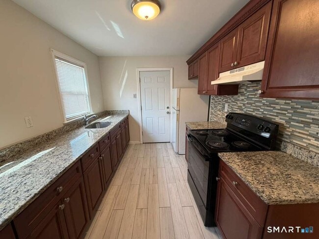 279 Clermont Ave in Bridgeport, CT - Building Photo - Building Photo