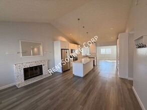 1940 Simsburry St in Palmdale, CA - Building Photo - Building Photo