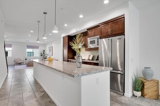 1512 W Artesia Sq in Gardena, CA - Building Photo - Building Photo