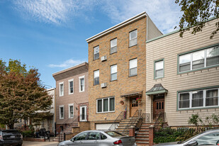 123 Oak St in Brooklyn, NY - Building Photo