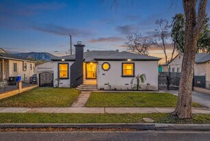 1667 Valencia Ave in San Bernardino, CA - Building Photo