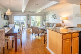 1401 Sand Dollar Ct in Kure Beach, NC - Building Photo - Building Photo