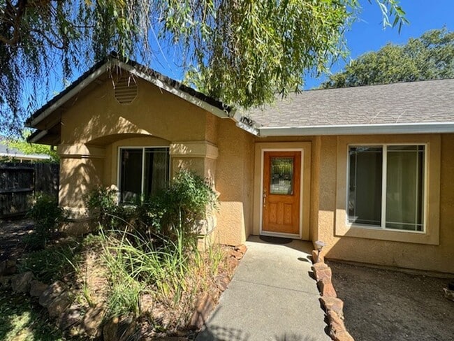 property at 2722 Garnet Ct