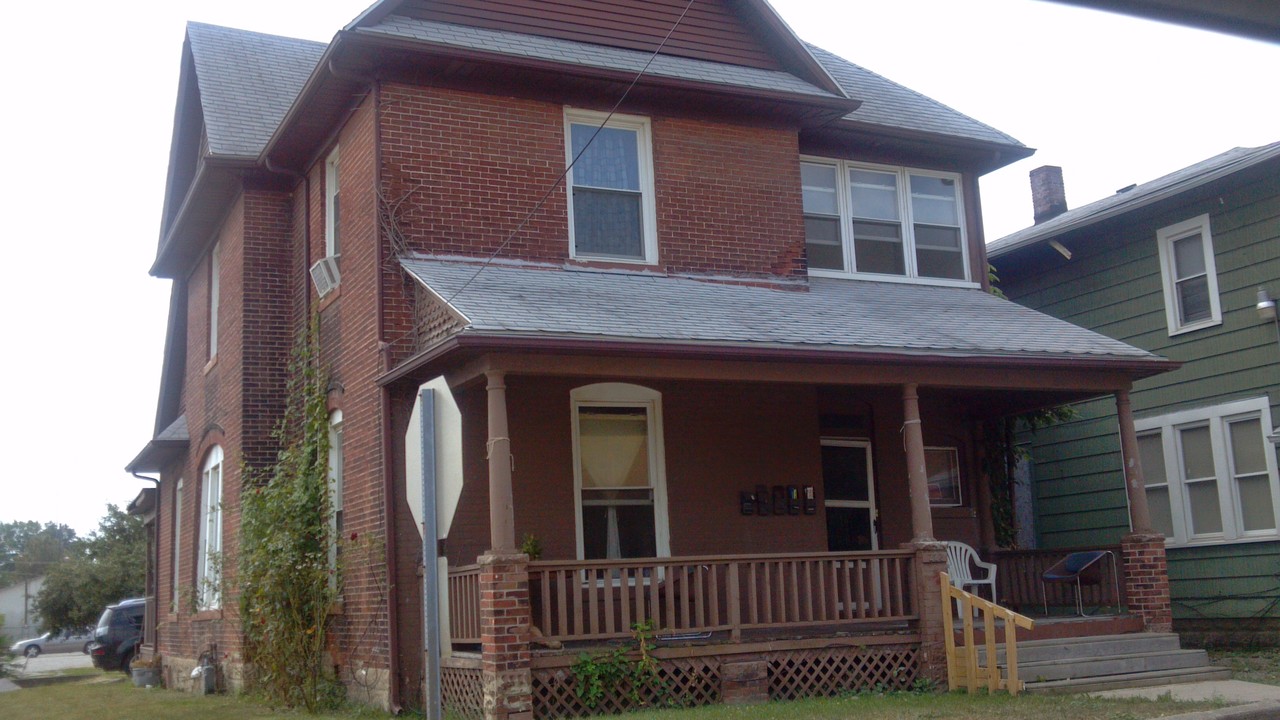 223 E Seymour St in Muncie, IN - Building Photo