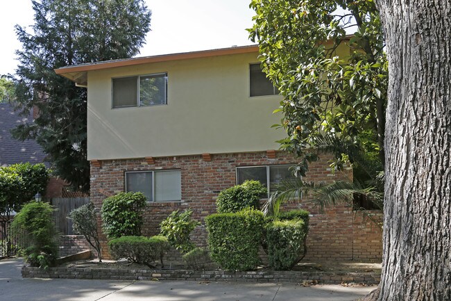 2610 D St in Sacramento, CA - Building Photo - Building Photo