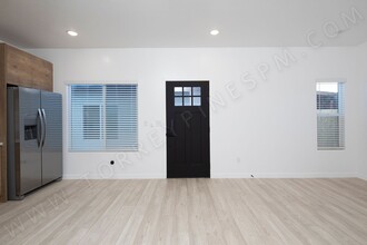 3037 Luna Ave in San Diego, CA - Building Photo - Building Photo