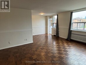 2-302 Kinsdale Blvd in Toronto, ON - Building Photo - Building Photo