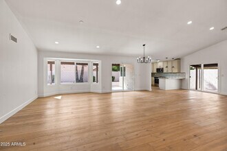 9009 E Sahuaro Dr in Scottsdale, AZ - Building Photo - Building Photo