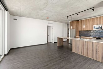 153 N Ashland Ave in Chicago, IL - Building Photo - Building Photo