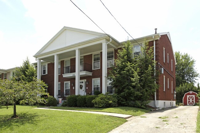 1932 Gardiner Ln in Louisville, KY - Building Photo - Building Photo