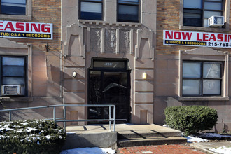 Premier Apartments in Philadelphia, PA - Building Photo - Building Photo