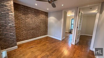 East 105th Street, Unit 19 in New York, NY - Building Photo
