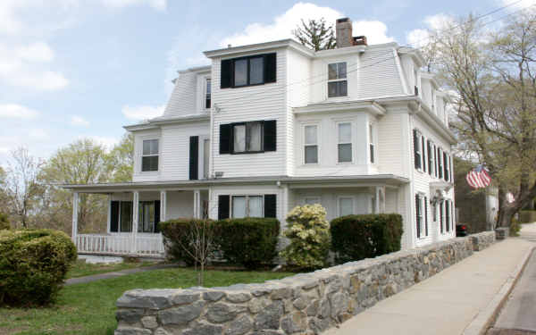 204 Sandwich St in Plymouth, MA - Foto de edificio