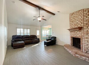 13607 Fernhill Dr in Sugar Land, TX - Building Photo - Building Photo