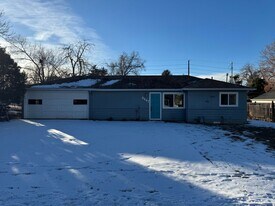6447 S Louthan St in Littleton, CO - Building Photo