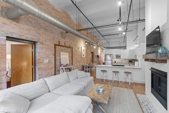 1000 W Washington Blvd, Unit 314 in Chicago, IL - Building Photo - Building Photo