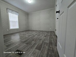 105 Lone Pine Dr in Hallandale Beach, FL - Building Photo - Building Photo