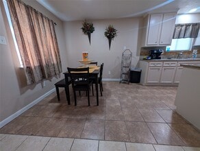 3435 Creek Grove Dr in Houston, TX - Building Photo - Building Photo