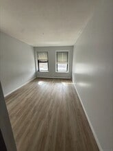 441 Howe Ave in Shelton, CT - Building Photo - Building Photo