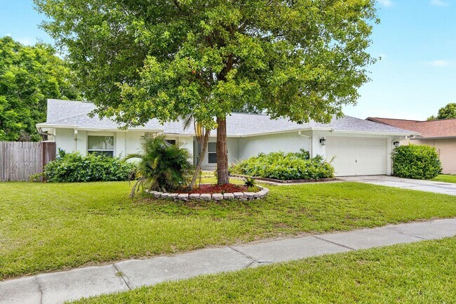 12331 Yellow Rose Cir in Riverview, FL - Building Photo - Building Photo