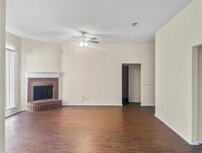 8008 Mourning Dove Dr in Arlington, TX - Building Photo - Building Photo