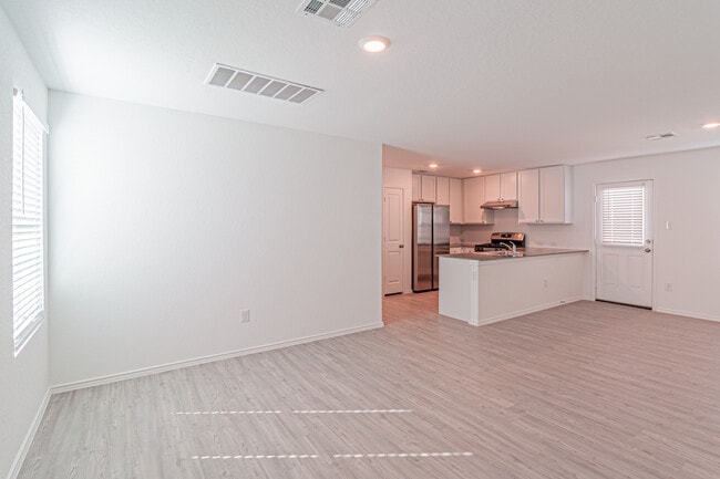 7703 Chancery Gate in San Antonio, TX - Building Photo - Building Photo