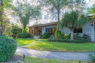 105 NW 92nd St in Miami Shores, FL - Building Photo - Building Photo