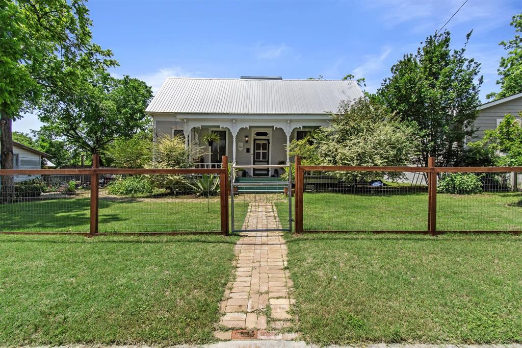 308 S Ave A in Elgin, TX - Building Photo
