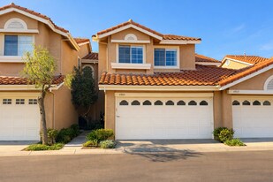 4905 Santo Dr in Oak Park, CA - Building Photo