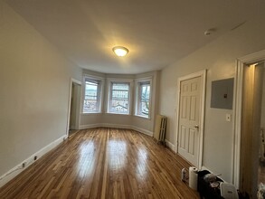 1330 Commonwealth Ave, Unit 10 in Boston, MA - Building Photo - Building Photo