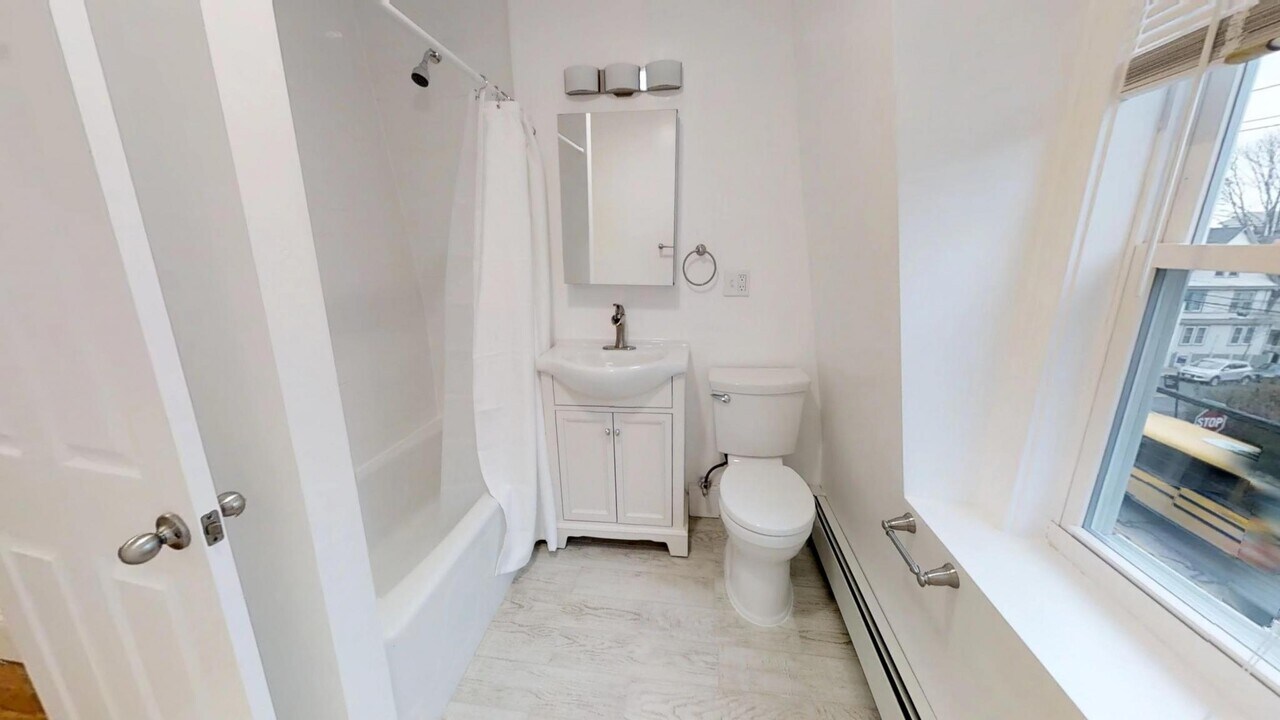 61 Walden St in Cambridge, MA - Building Photo