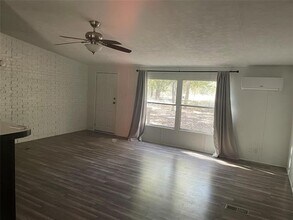 1395 Blackjack Rd in Valley View, TX - Building Photo - Building Photo