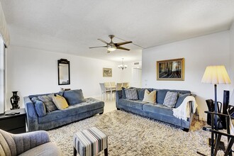 1056 Cambridge C in Deerfield Beach, FL - Building Photo - Building Photo