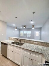 6910 Crestway Rd in San Antonio, TX - Building Photo - Building Photo
