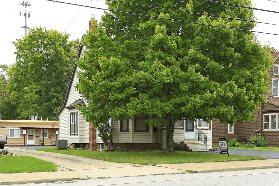 491 Broadway Ave in Bedford, OH - Building Photo