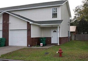 1401 Beaver Run Rd in Niceville, FL - Building Photo