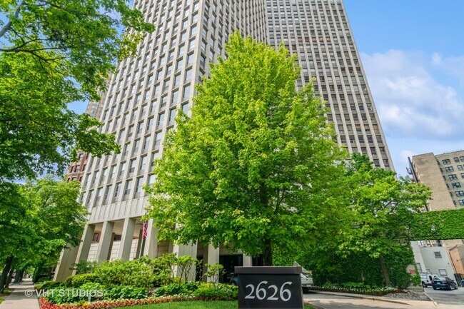 property at 2626 N Lakeview Ave