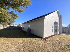 3924 Goodhope Ln in Hope Mills, NC - Foto de edificio - Building Photo