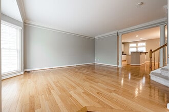 43148 Katama Sq in Chantilly, VA - Building Photo - Building Photo
