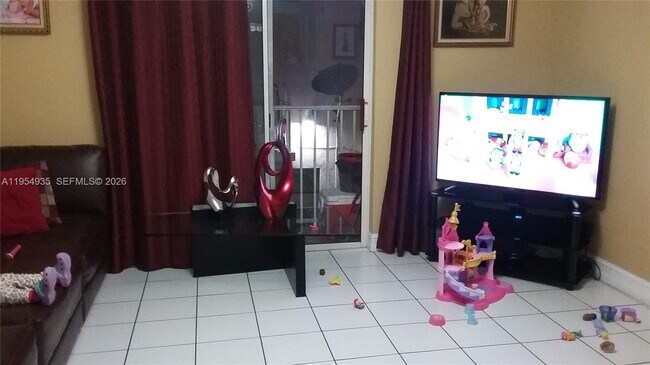 3021 W 76th St in Hialeah, FL - Building Photo - Building Photo